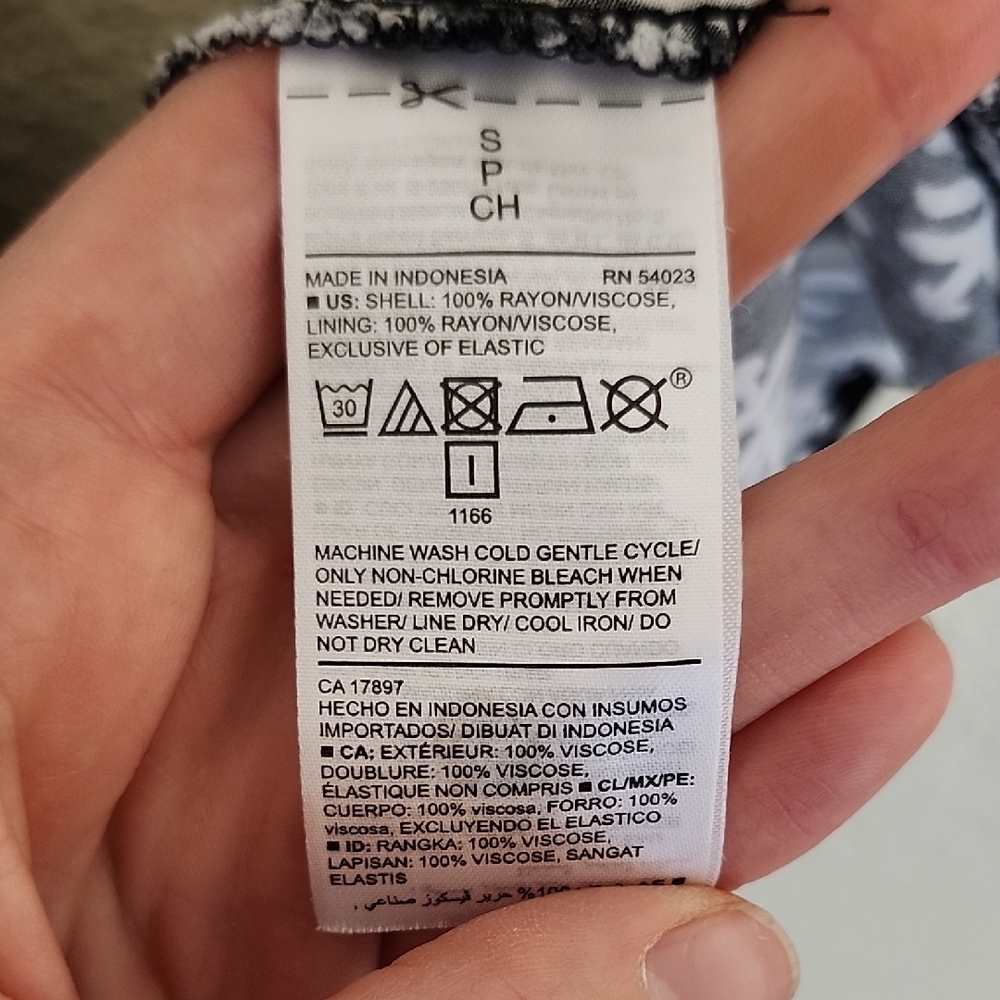 Old Navy Black and White Spaghetti Strap Mini Sundress - Picture 4 of 8